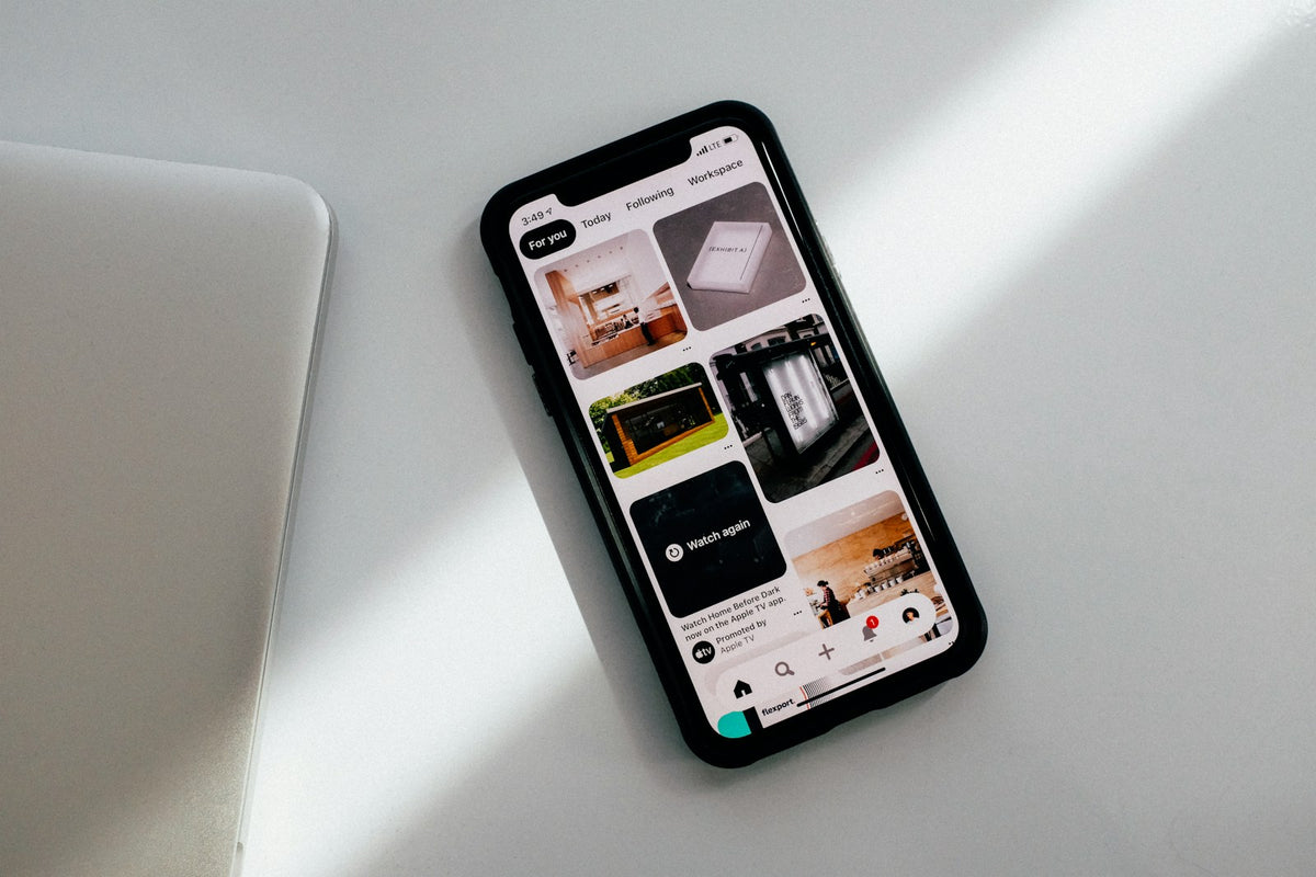 FlexGrip Phone Stand